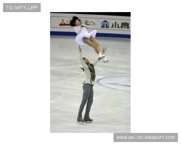 花样滑冰双人组“倒抱旋转”吓坏评委